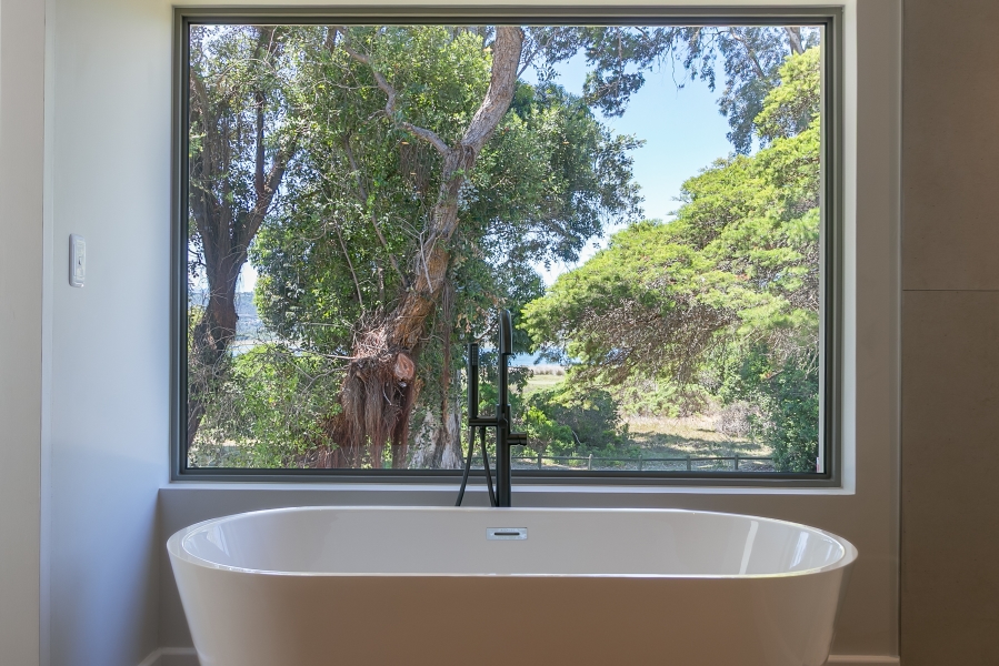 4 Bedroom Property for Sale in Leisure Isle Western Cape